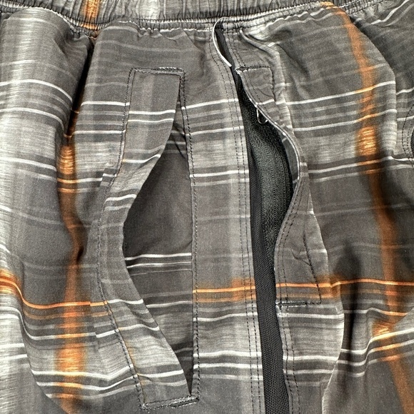 Lululemon Run Response Gray Brown Plaid Men's Shorts Size M - Picture 2 of 9 Lu - Picture 7 of 10